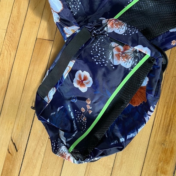 BeeGreen navy blue floral patterned packing cube travel set - Picture 8 of 9